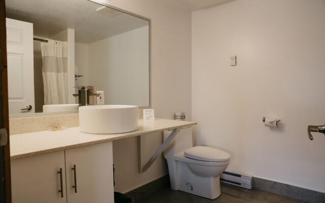 Golden Village Lodge