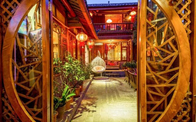 Cloud Boutique Resort - Naxi Style Shop