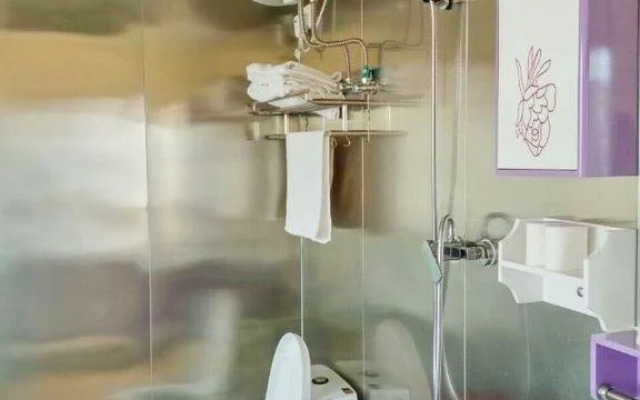 Xinglong Jiahong Inn