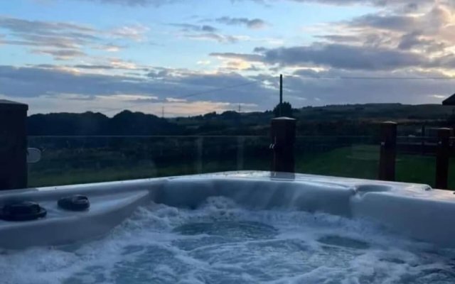 Luxury Family Beechwood Lodge With hot tub