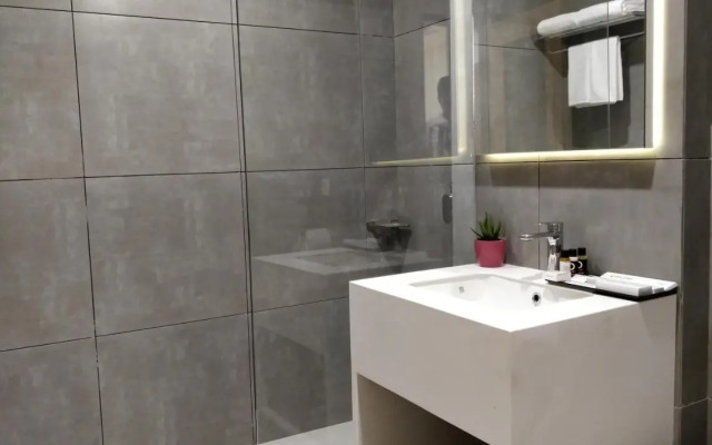 10 Park Street Hotel & Banquets