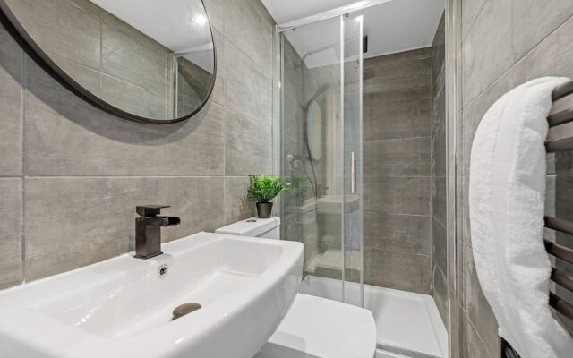 Isimi Luxurious House 4-bed in Alfreton Derby