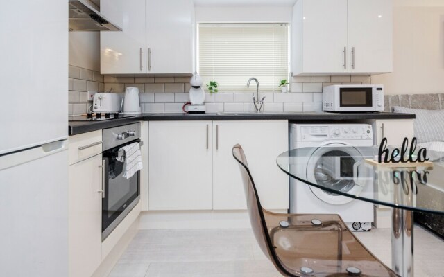 Bedford Hospital Studio Apartment - Victoria D