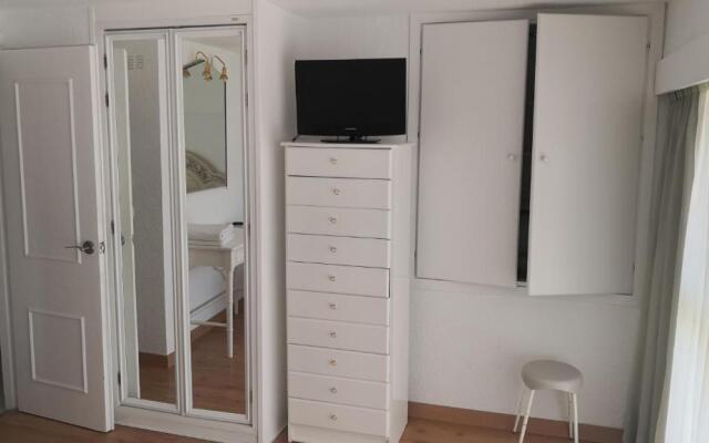 Skol 408A by Completely Marbella