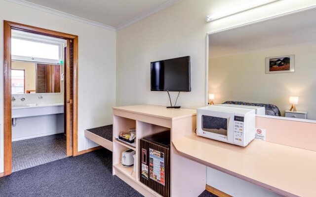Martin Cash Motel