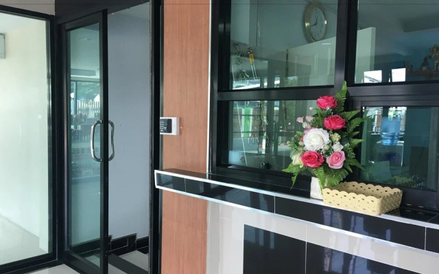 Sutharnlai Apartment