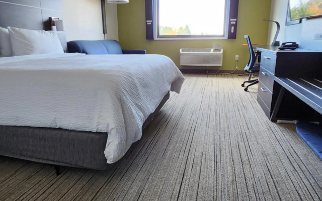 Holiday Inn Express & Suites Camas - Vancouver by IHG