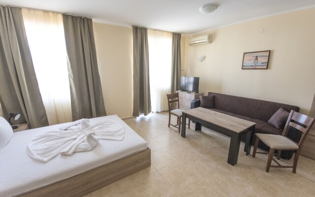 Apollon Complex Apartment