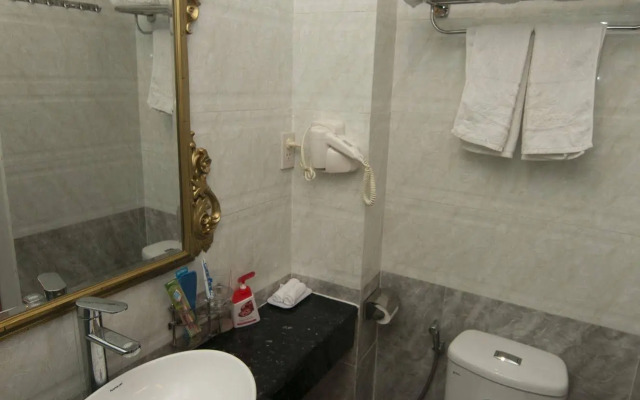 Phung Hoang Golden Hotel