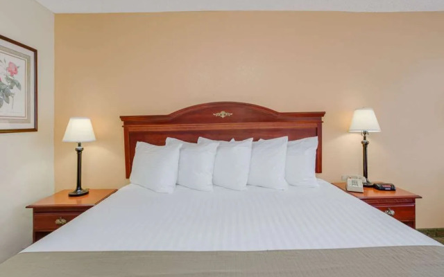 Days Inn Asheville West