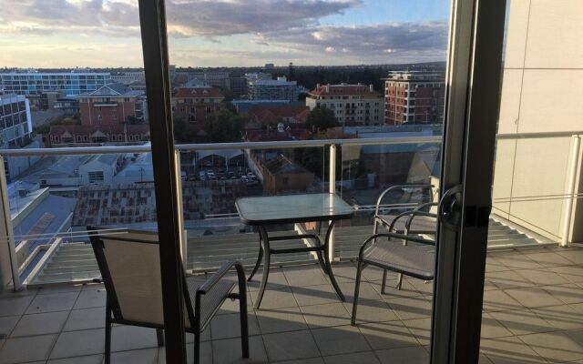 City Escape 3BD in Adelaides East End 7