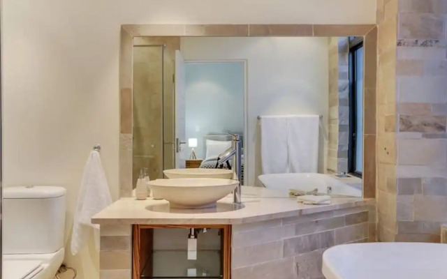 Harrier Place - Four Bedroom Villa, Sleeps 8