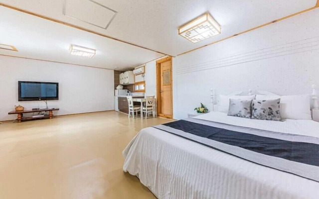 Apple farm stay