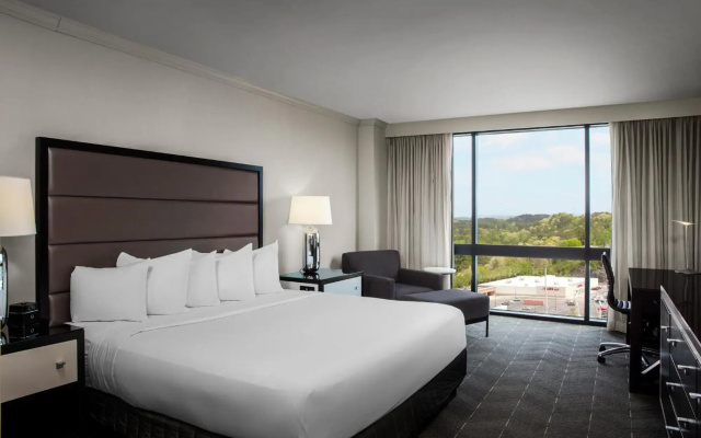 Hyatt Regency Birmingham-The Wynfrey Hotel