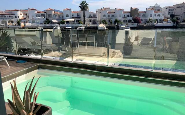 Empurialola - Casa con piscina y vistas al lago en Empuriabrava-138