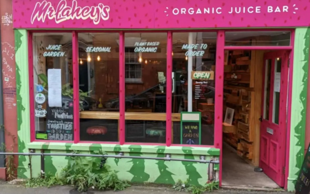 Special 3 Bedroom Townhouse With Parking in Bristol