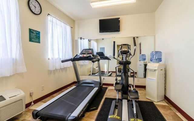 Holiday Inn Express Wichita North - Park City