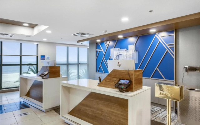 Holiday Inn Express Gulfport Beach by IHG