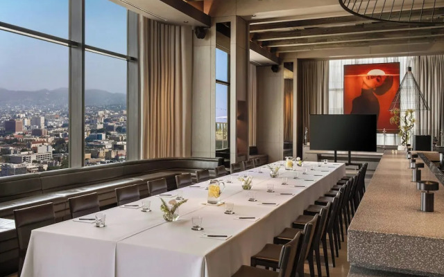 AC Hotel Downtown Los Angeles, a Marriott Hotel