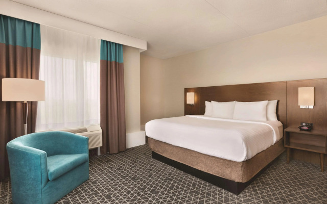 Park Inn by Radisson Brampton, On