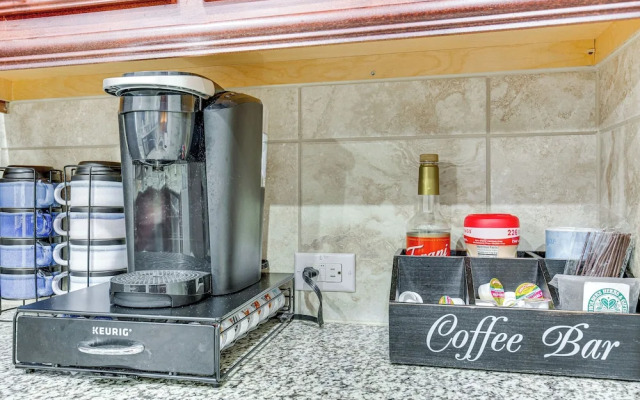 Private Yard & Grill: Greenville Vacation Rental