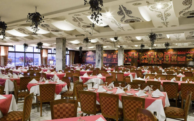 Aracan Eatabe Luxor Hotel