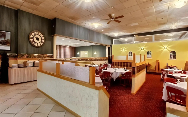 Crookston Inn and Convention Center