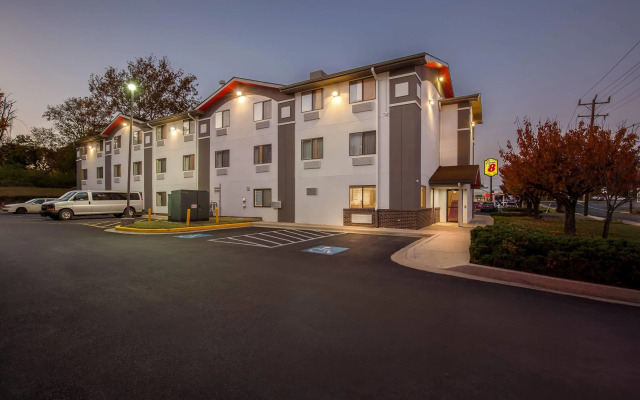 Super 8 by Wyndham College Park Wash DC Area