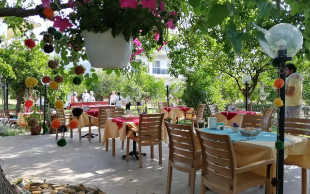 Nar Cicegi Otel Adrasan