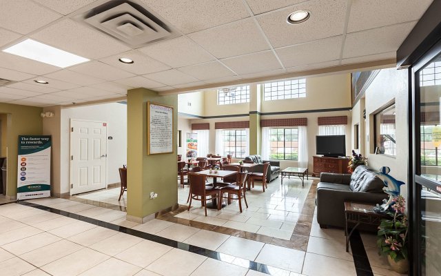 Quality Inn near SeaWorld - Lackland