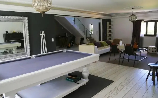 Beautiful Villa - 5 Bedrooms Near Sea and Golf