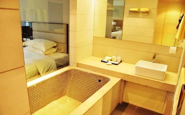 Xiuquanyingyue Hot Spring Garden Hotel
