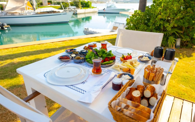 Port Alacati Hotel