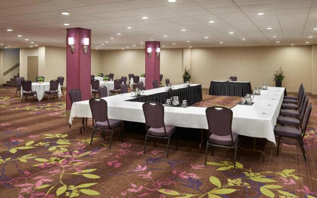 Holiday Inn Toronto - Int'l Airport by IHG