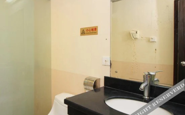 Guangfei Movie Theme Hotel (Yangjiang Baili Square Mojiang Road)