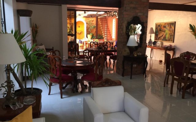 Casa Roces Bed and Breakfast