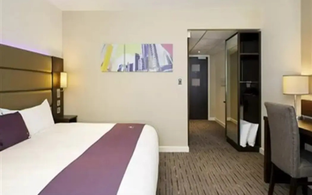 Premier Inn Cheltenham Town Centre