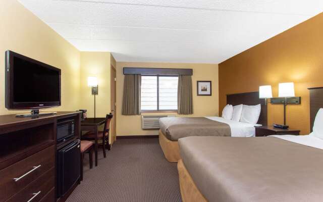 AmericInn by Wyndham West Bend