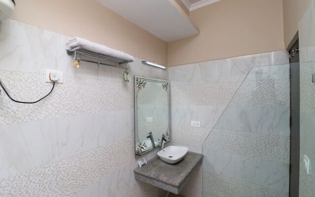 OYO 31120 Hotel Royale India