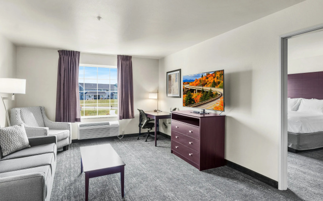 Cobblestone Hotel & Suites - Denmark/Green Bay