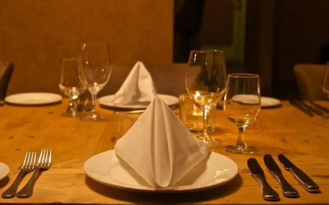 Mountain Side Hotel Whistler by Executive