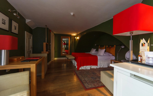 The Three Sisters Hotel