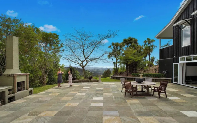 Woodhouse Mountain Lodge