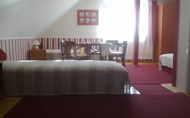 Vadvirágos Pihenőhely