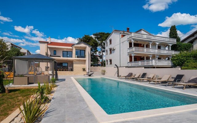 Nice Home in Biograd na Moru With 5 Bedrooms, Wifi and Outdoor Swimming Pool
