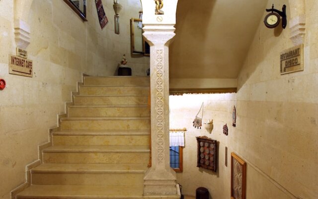 Kral Hotel