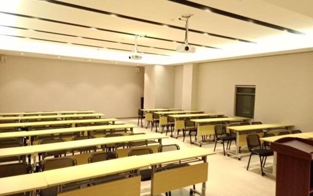 Ji Hotel Hefeng Binhu Shidai Square