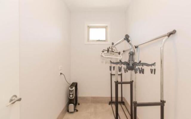 43A Twynam Street - Snowfall