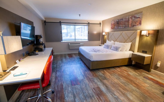 Empieria High Sierra Hotel