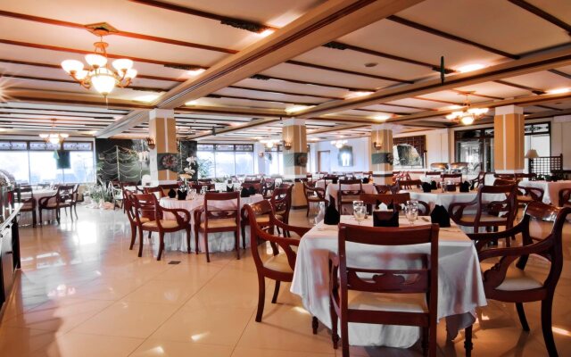 Royal Orchids Garden Hotel & Condominiums